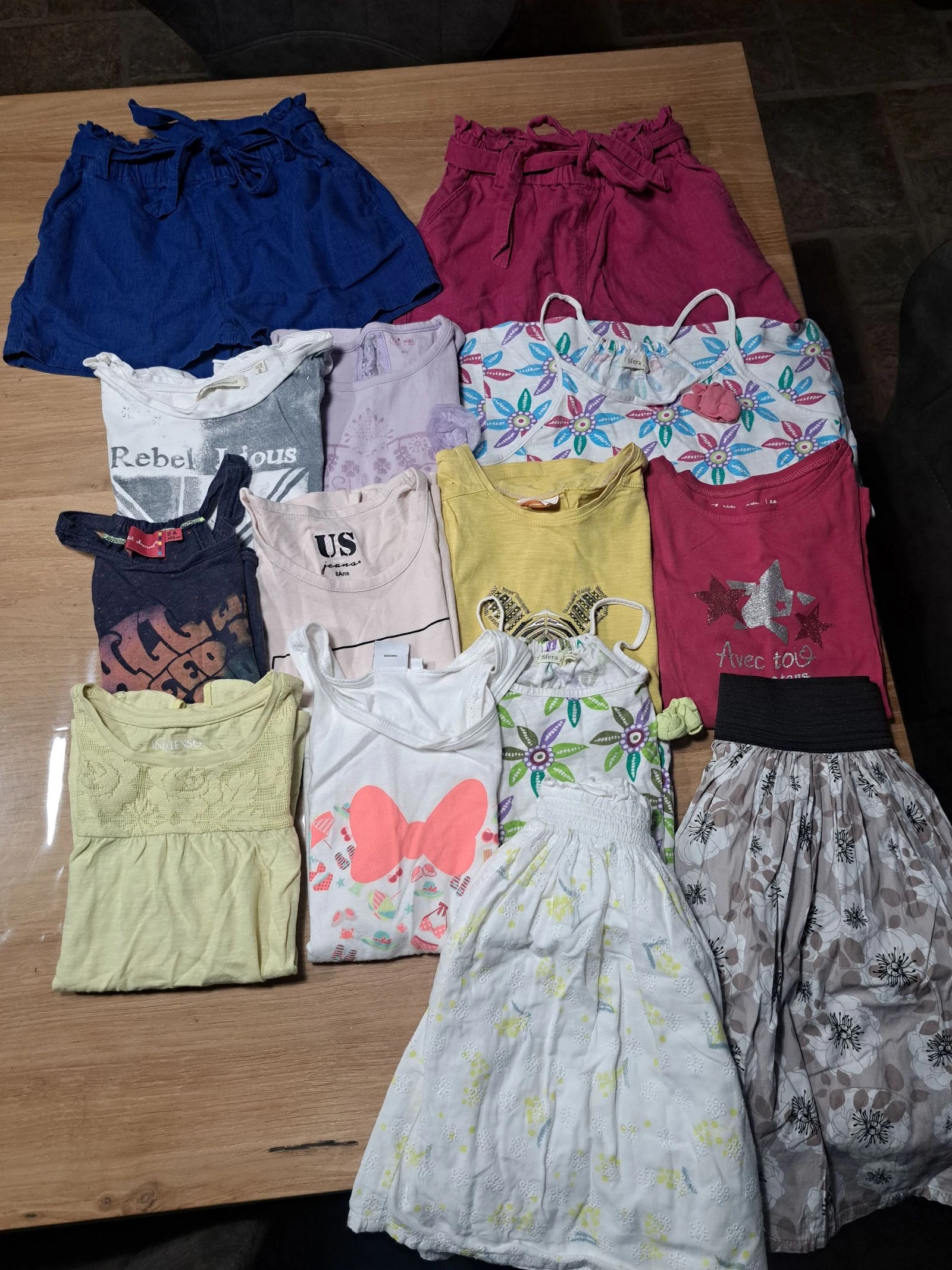 Lot de 14 vêtements été 8 ans fille